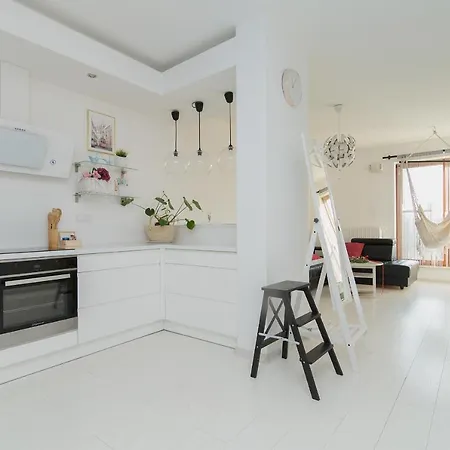 Apartment Shortstaypoland Aleja Rzeczypospolitej